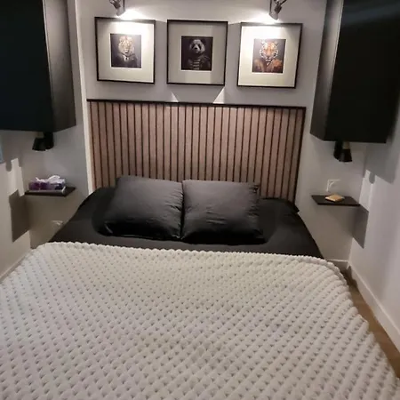 Thelna Romy Apartman *